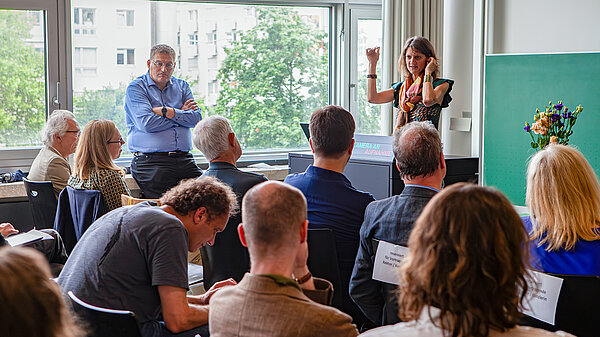 Photo of Sylvaine Guyot during her lecture.